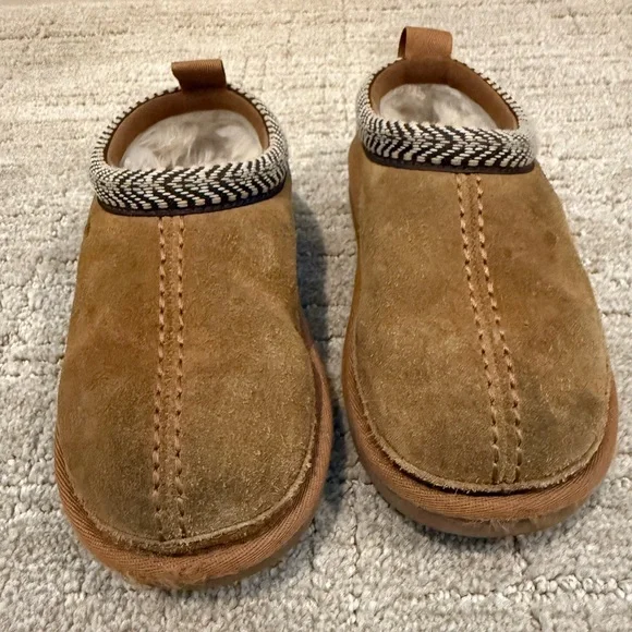 Koolaburra Tan Kids Burree shoes size 12 toddler **see pictures** - Picture 2 of 7